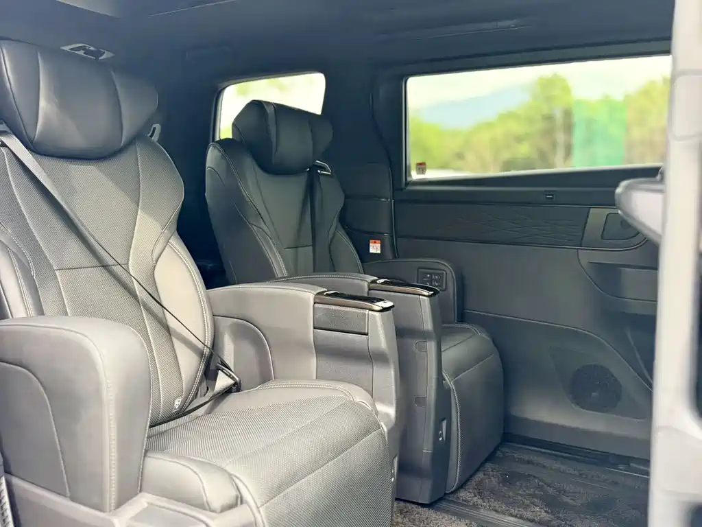 Toyota Alphard 2023 2.5L AT