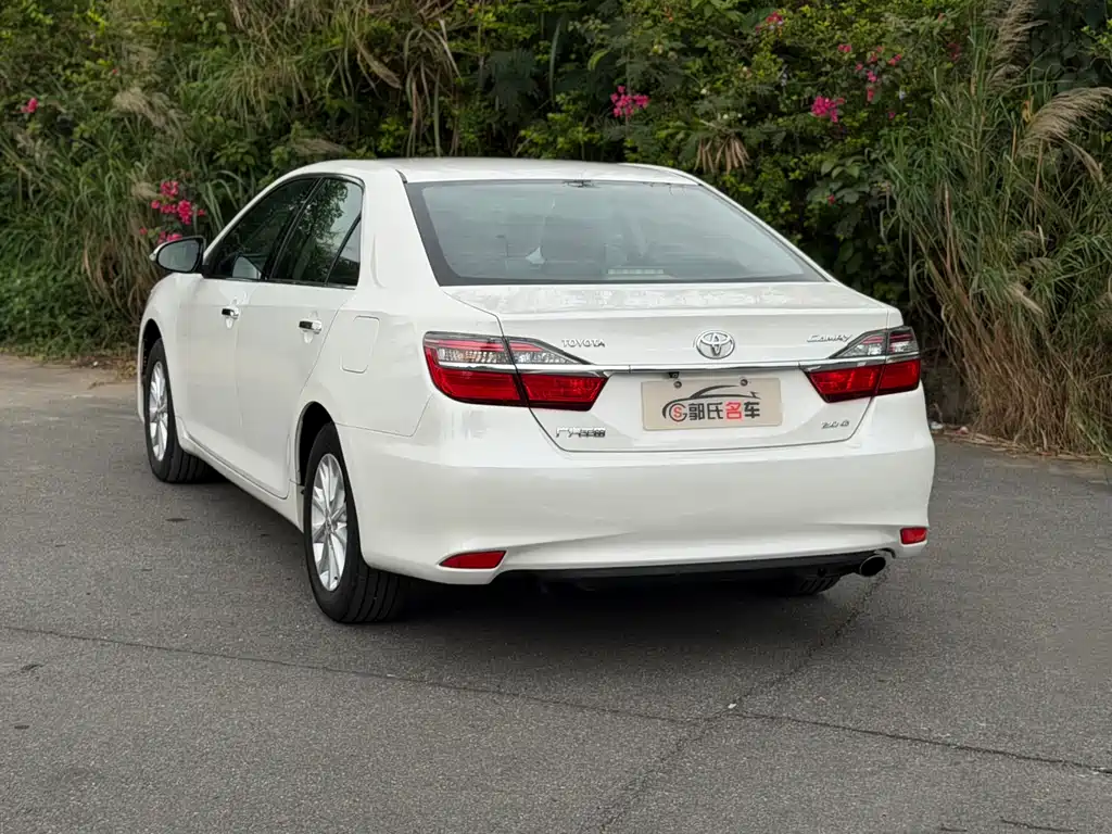 Toyota Camry 2015 2.0G Lead