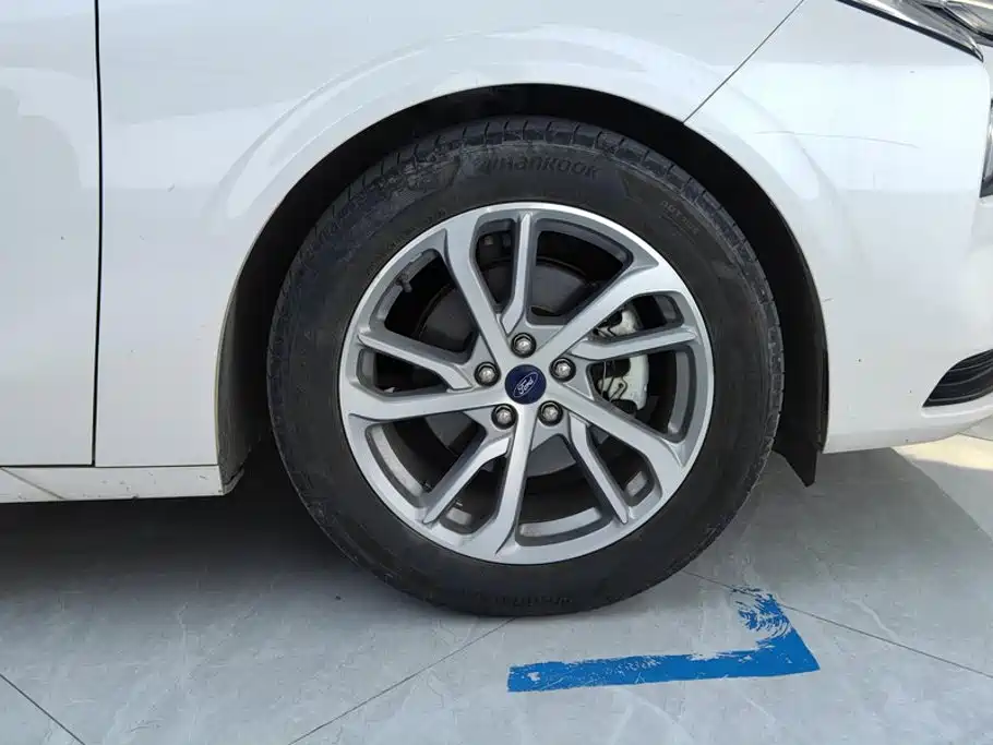 Ford Mondeo — миниатюра 6
