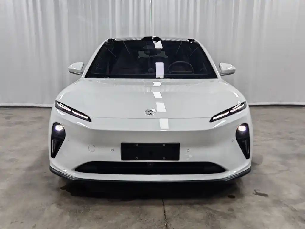 NIO ET5T — миниатюра 2