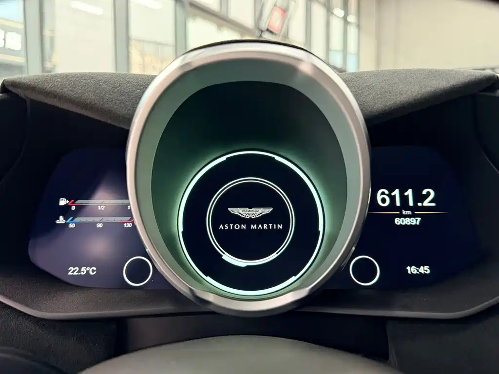 Aston Martin V8 Vantage — миниатюра 14