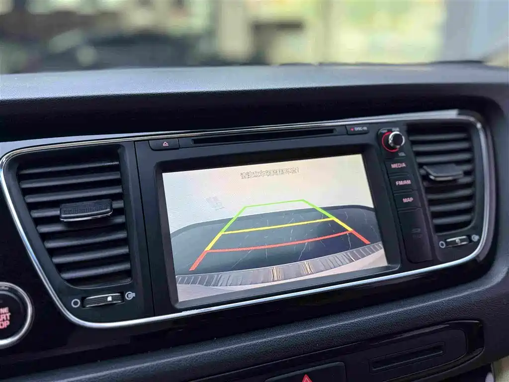 Kia Carnival — миниатюра 10
