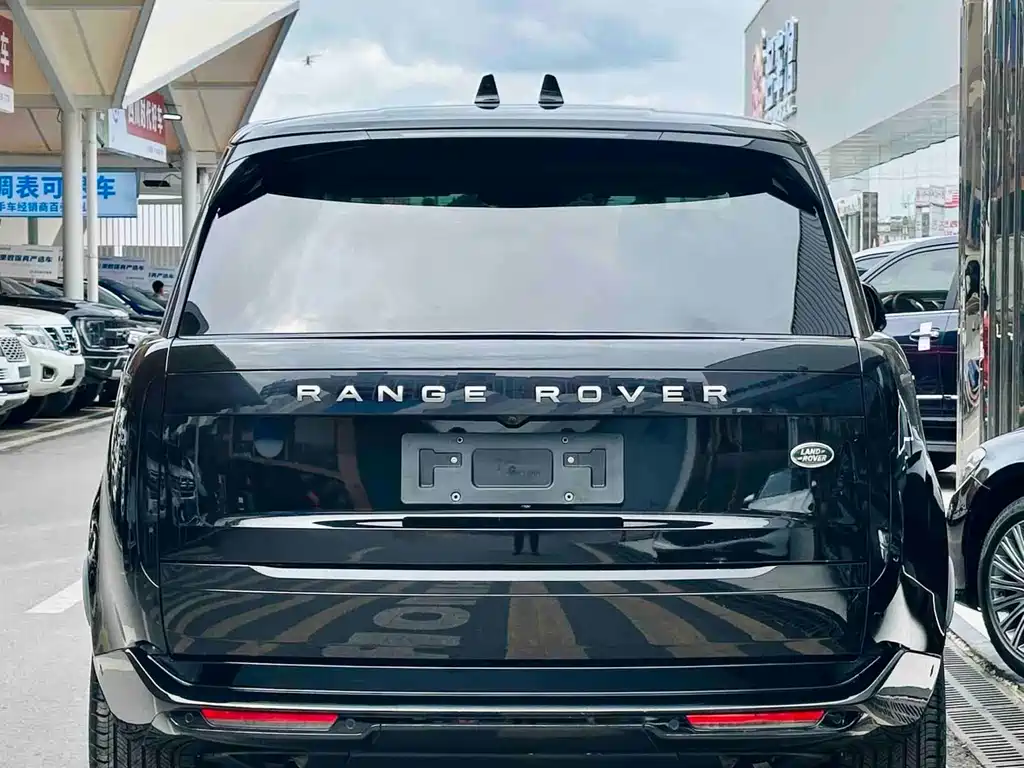 Land Rover Range Rover 2023 3.0 L6 360PS