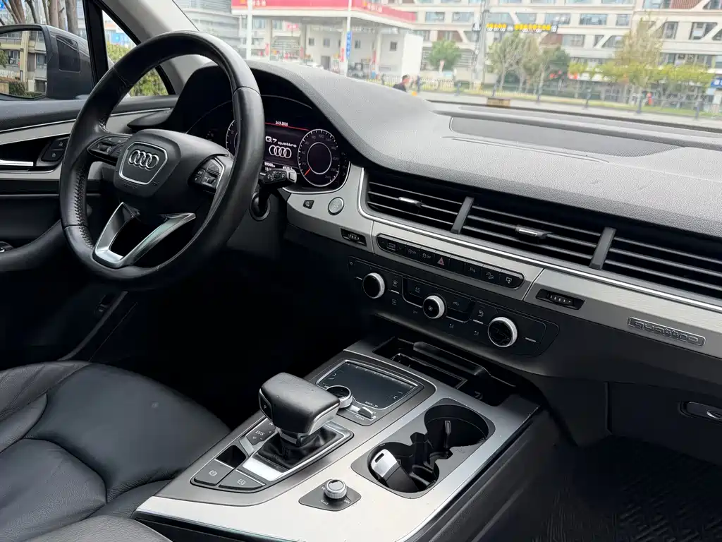 Audi Q7 — миниатюра 17