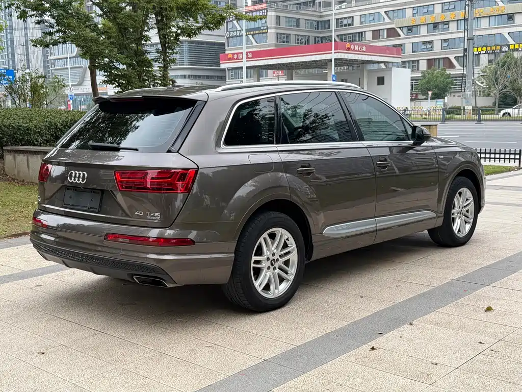 Audi Q7 — миниатюра 4