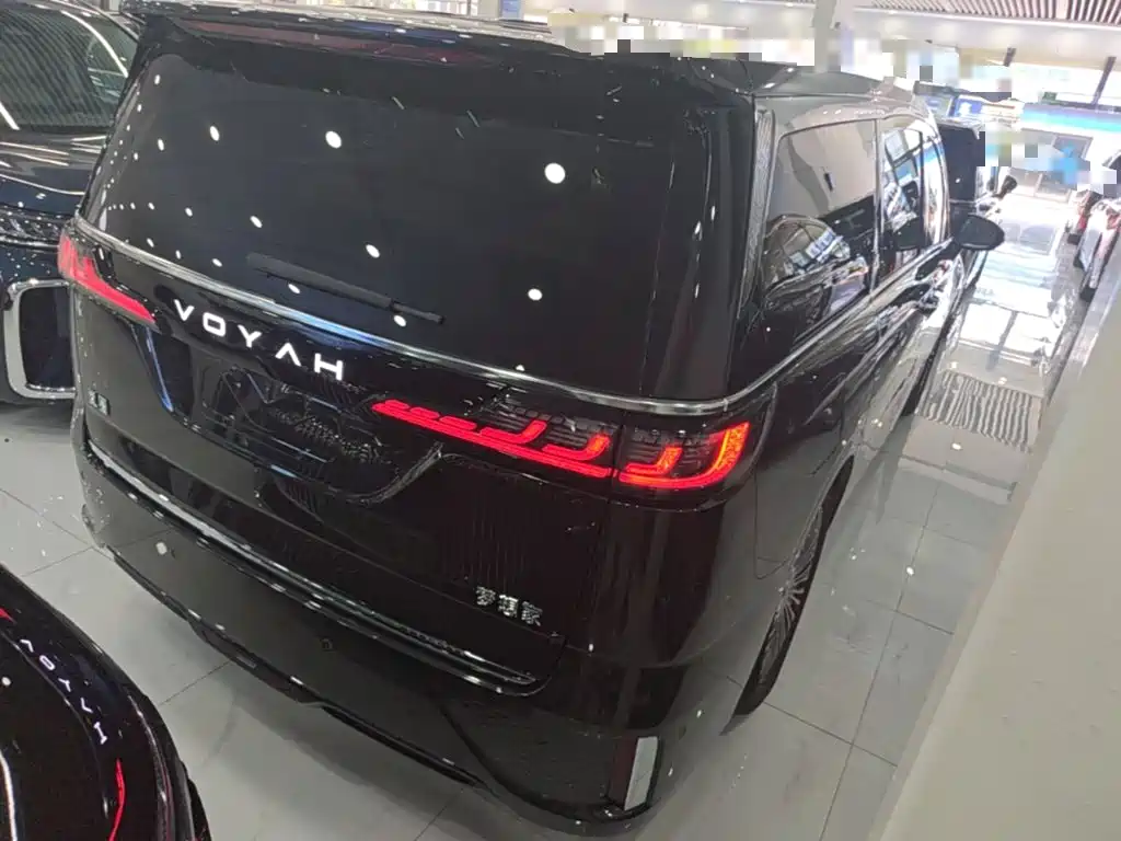 VOYAH Dreamer — миниатюра 7