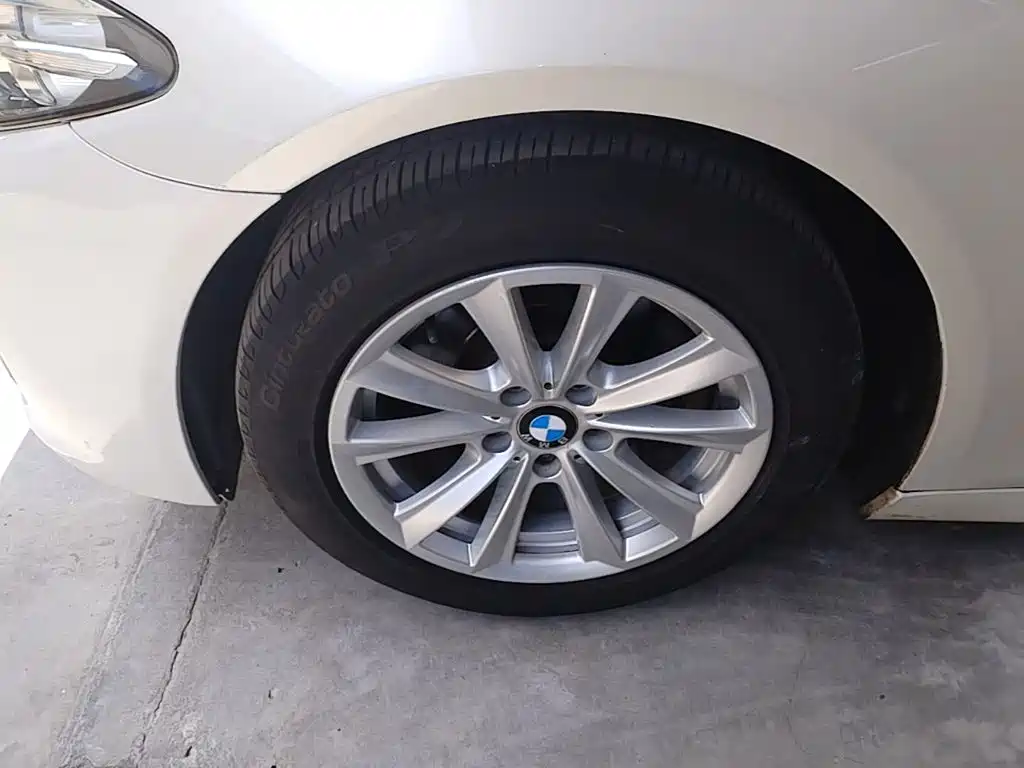 BMW 5 Series (Import) — миниатюра 23