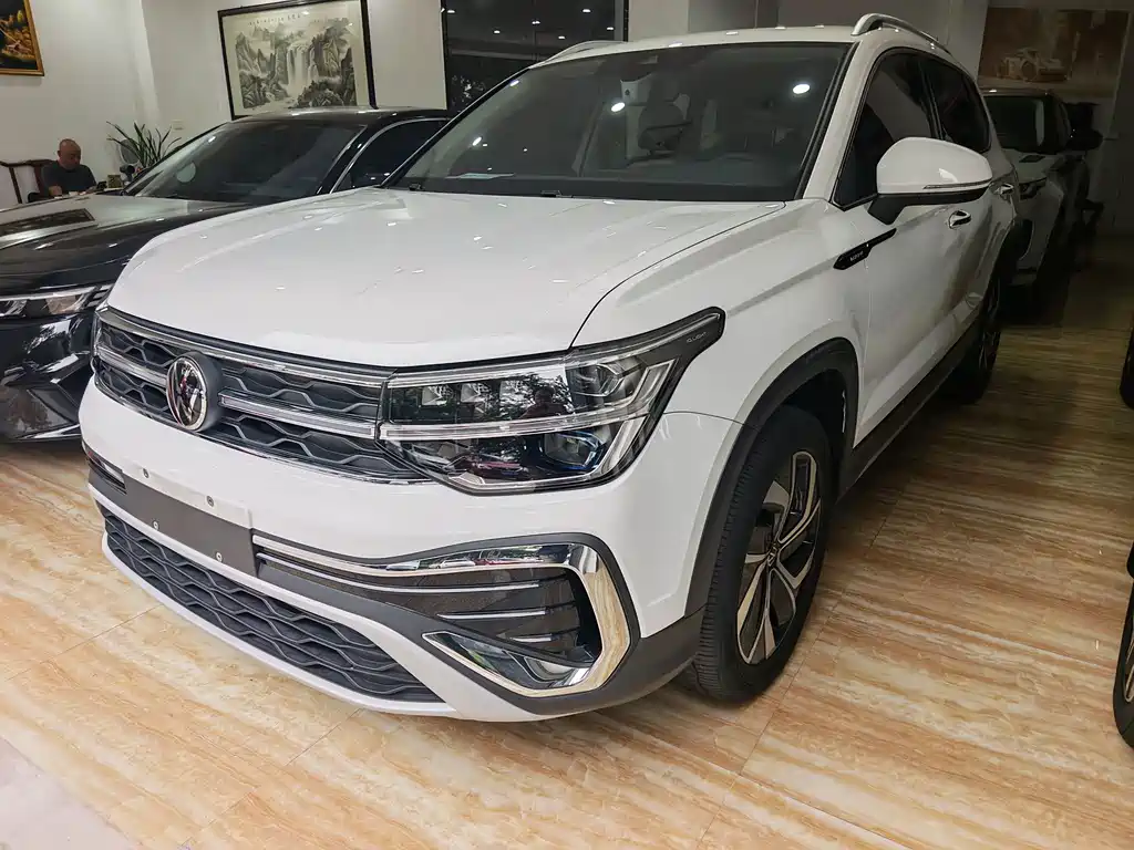 2024 Volkswagen Tiguan - zdjęcie 1 z 10