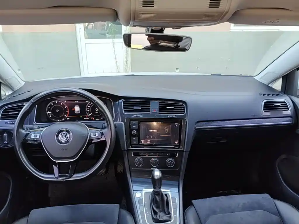 Volkswagen Golf — миниатюра 10