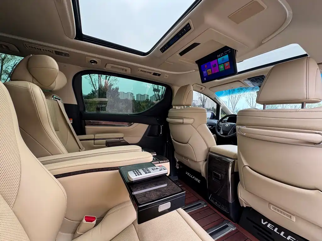 Toyota Vellfire — миниатюра 13