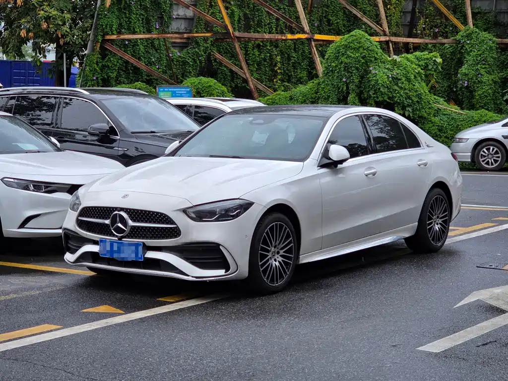 Mercedes-Benz C-Class 2024
