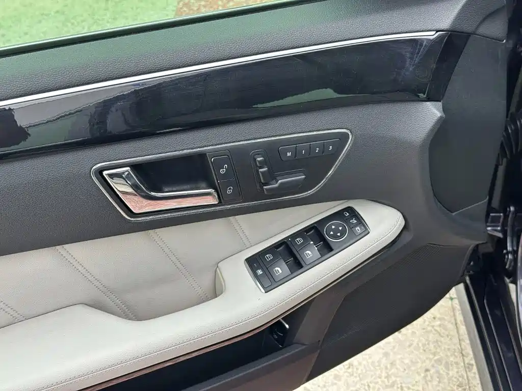 Mercedes-Benz E-Class — миниатюра 10