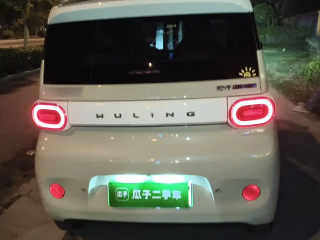 Wuling MINIEV — миниатюра 4