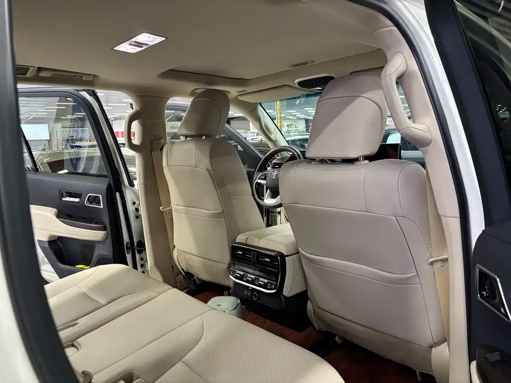 Toyota Land Cruiser 2023 3.5L AT