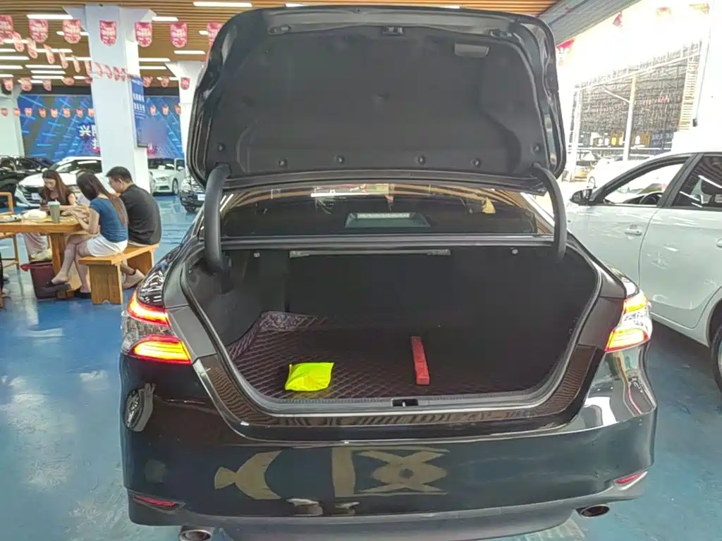 Toyota Camry — миниатюра 19