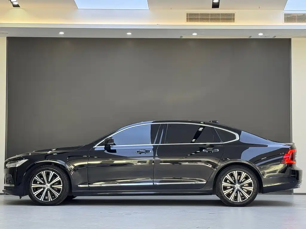 Volvo S90 — миниатюра 3