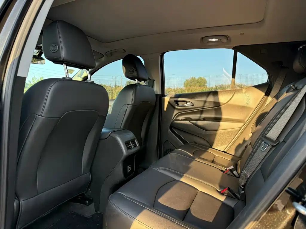 Chevrolet Equinox — миниатюра 6