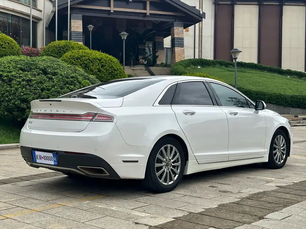 Lincoln MKZ — миниатюра 14