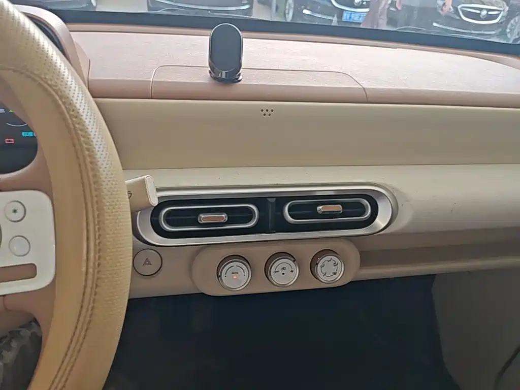 Wuling MINIEV — миниатюра 13