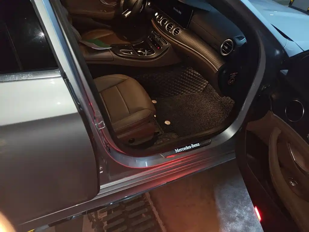 Mercedes-Benz E-Class — миниатюра 17