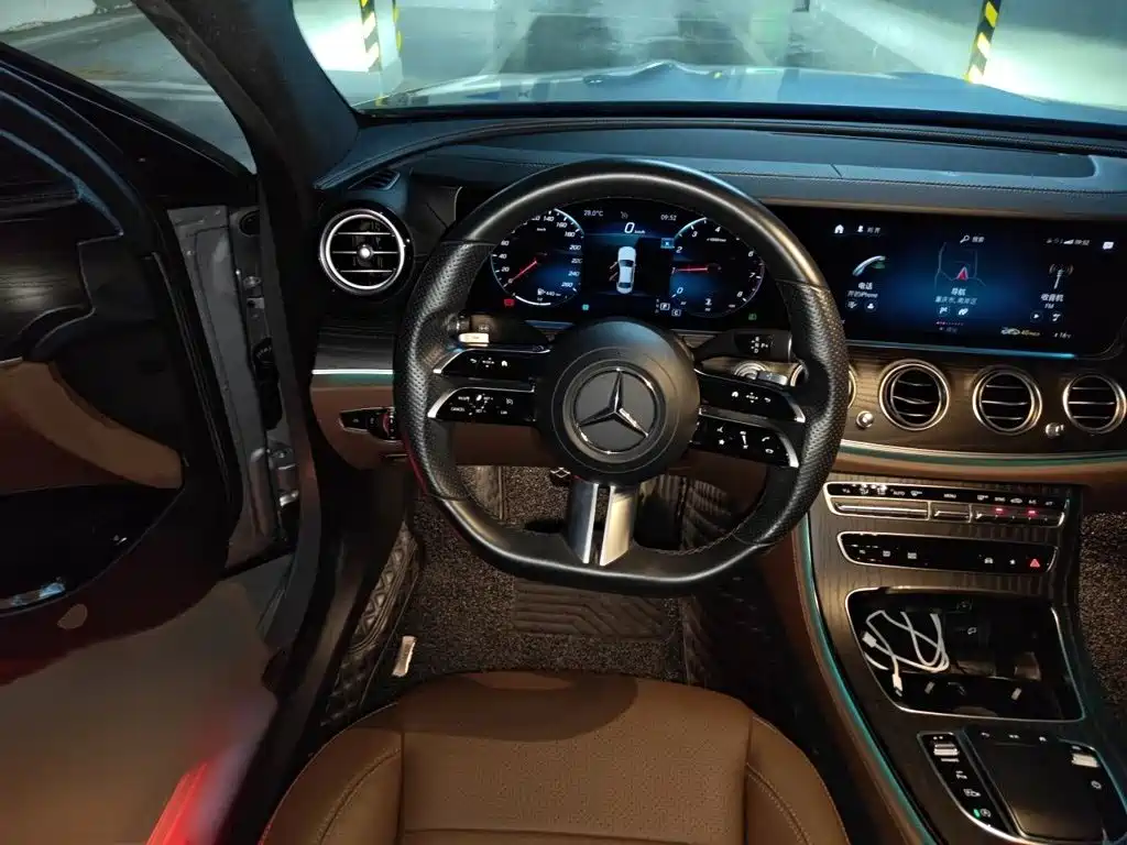 Mercedes-Benz E-Class — миниатюра 3