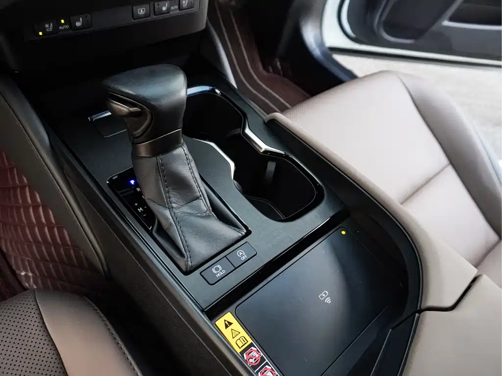 Lexus ES — миниатюра 13
