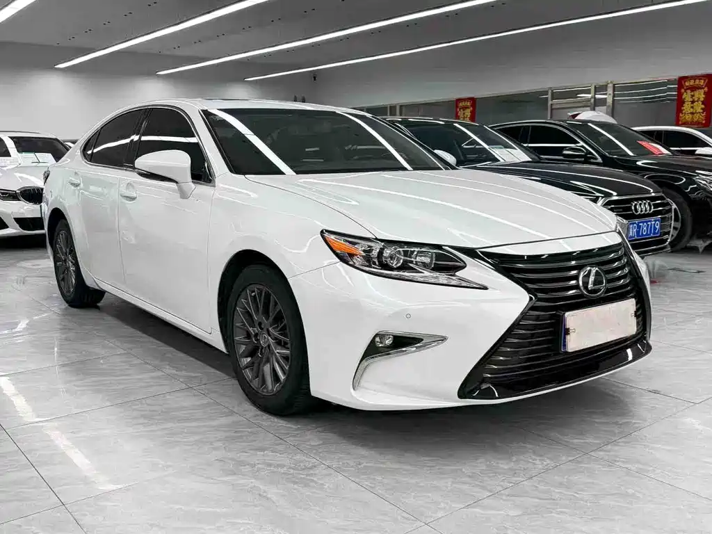 Lexus ES 2017 200 30