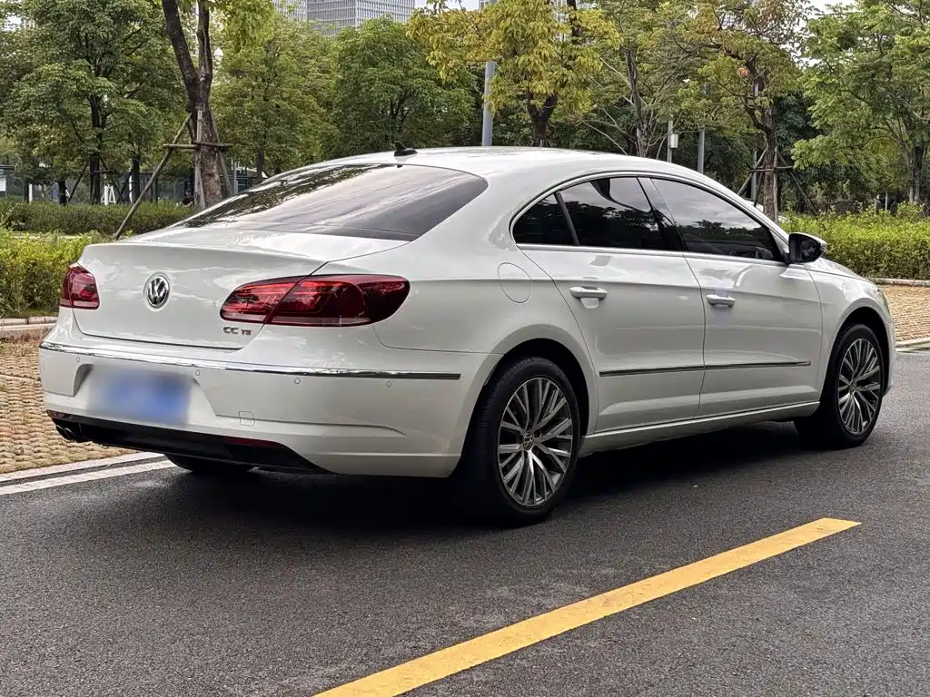 Volkswagen FAW - Passat CC CC 2016 2.0TSI Luxury