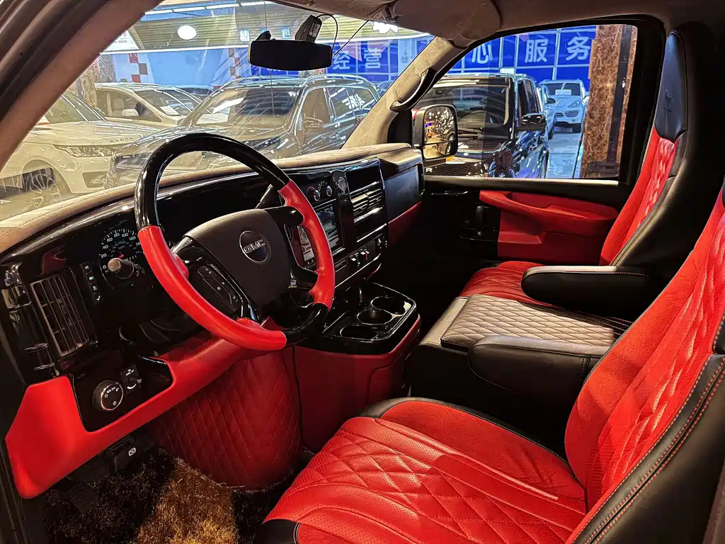 GMC Savana — миниатюра 13