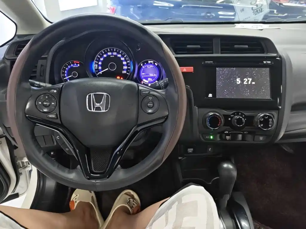 Honda Fit — миниатюра 10