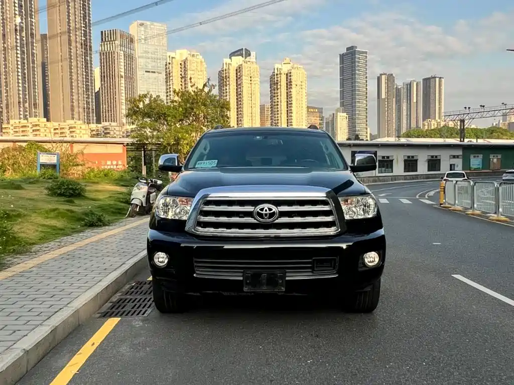 Toyota Sequoia 2010 5.7 Platinum