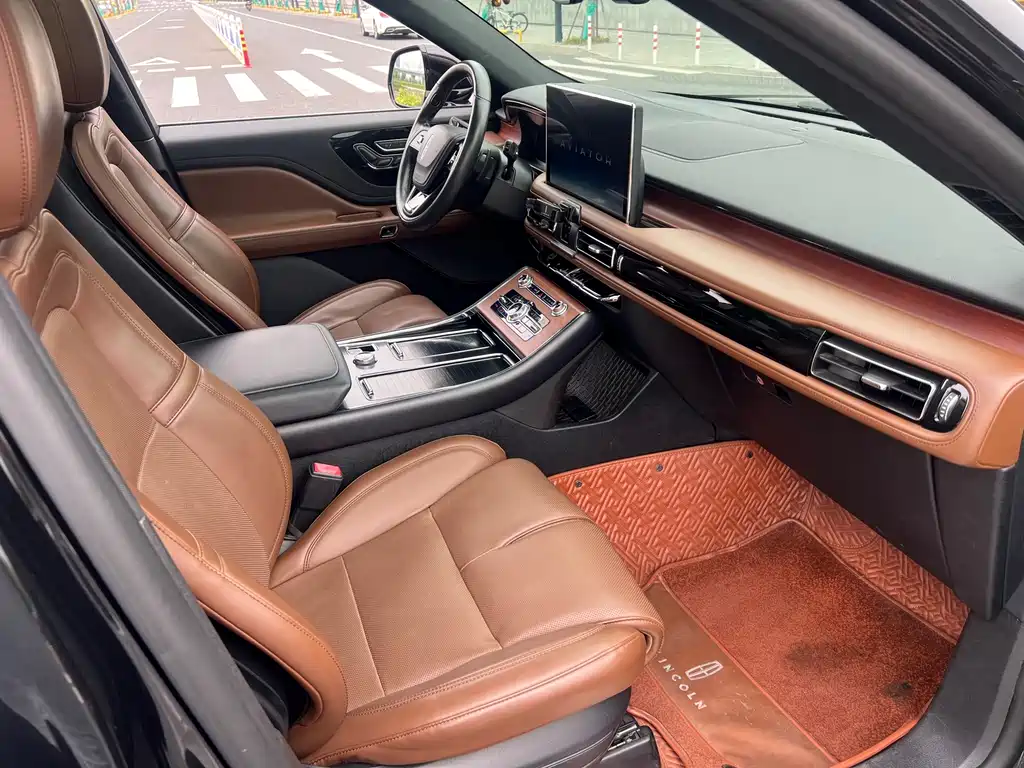 Lincoln Aviator — миниатюра 16