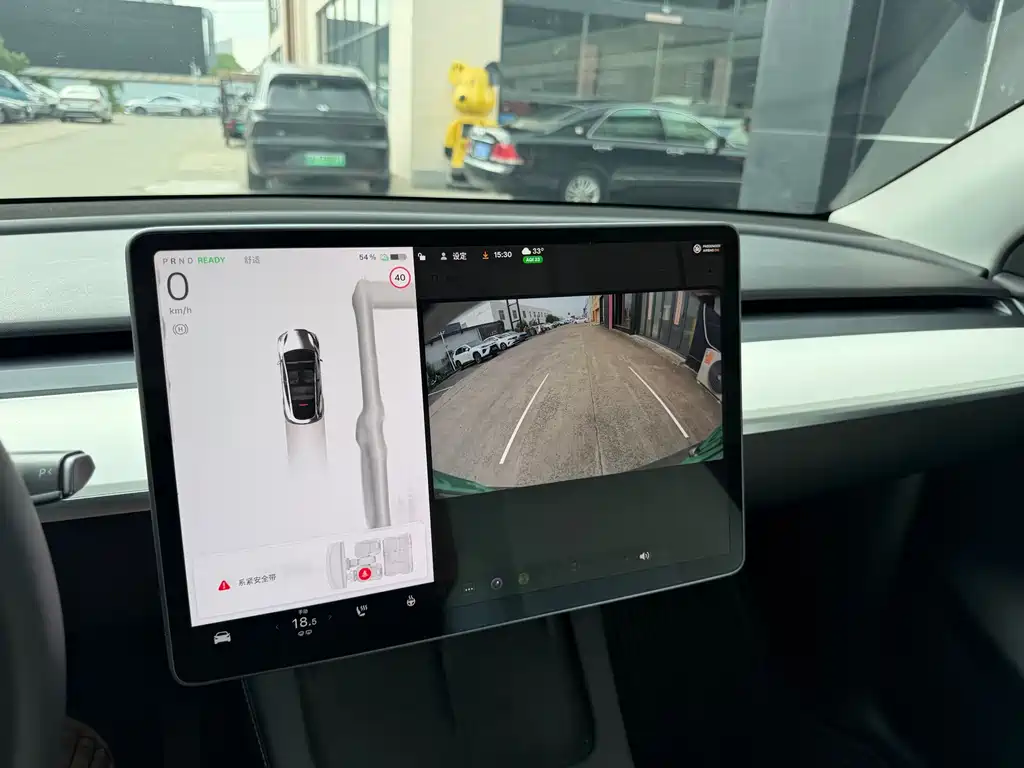 Tesla Model Y — миниатюра 9