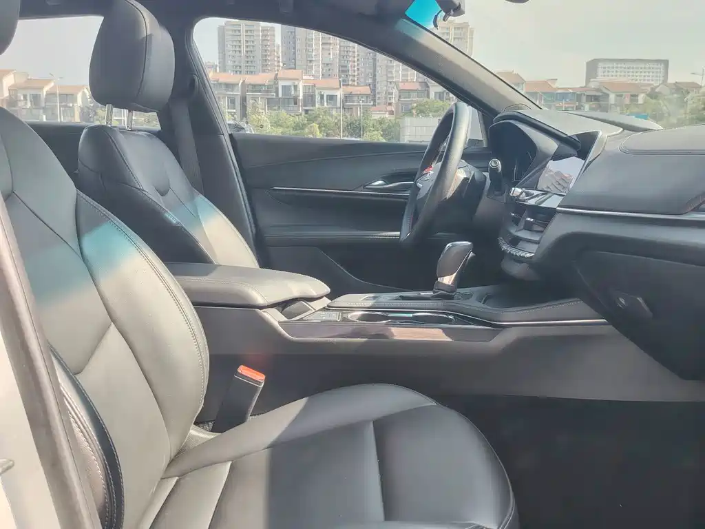 Cadillac CT4 — миниатюра 5