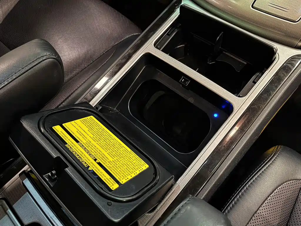 Toyota Alphard — миниатюра 17