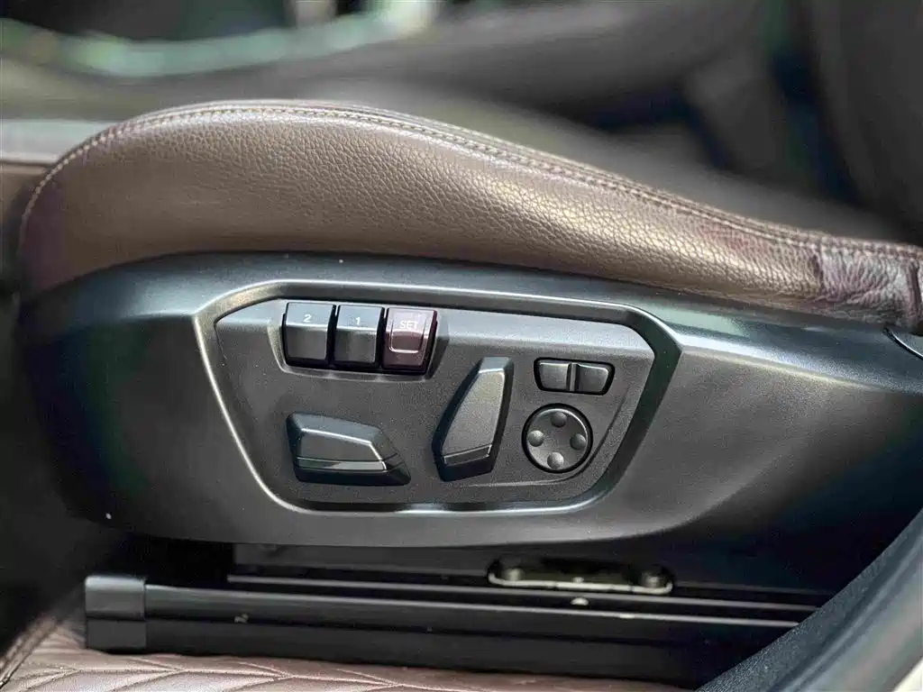 BMW X4 — миниатюра 15