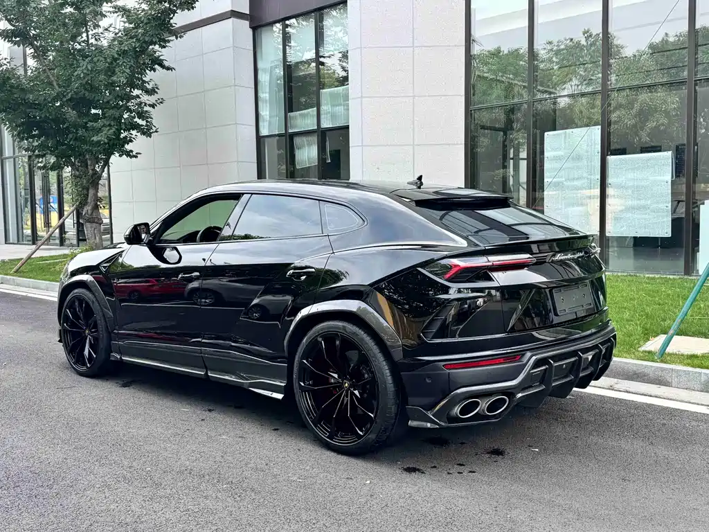 Lamborghini Urus — миниатюра 3