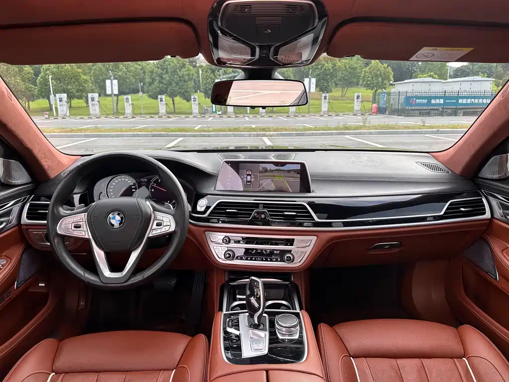 BMW 7 Series — миниатюра 38