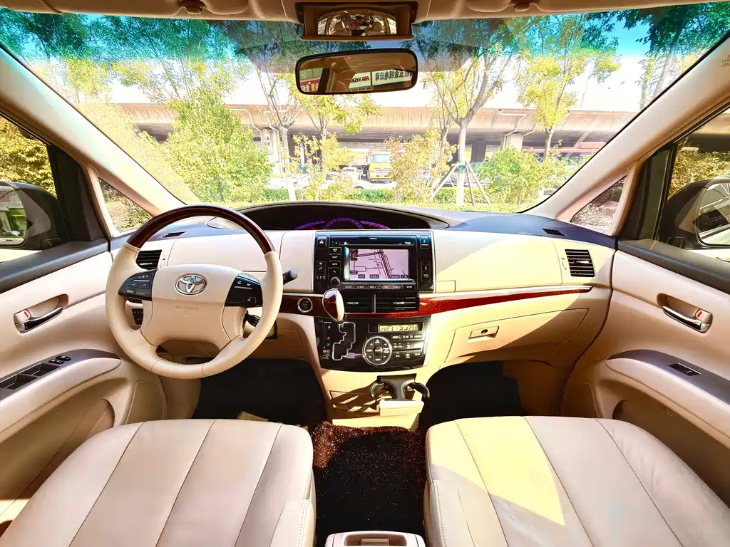 Toyota Previa — миниатюра 7