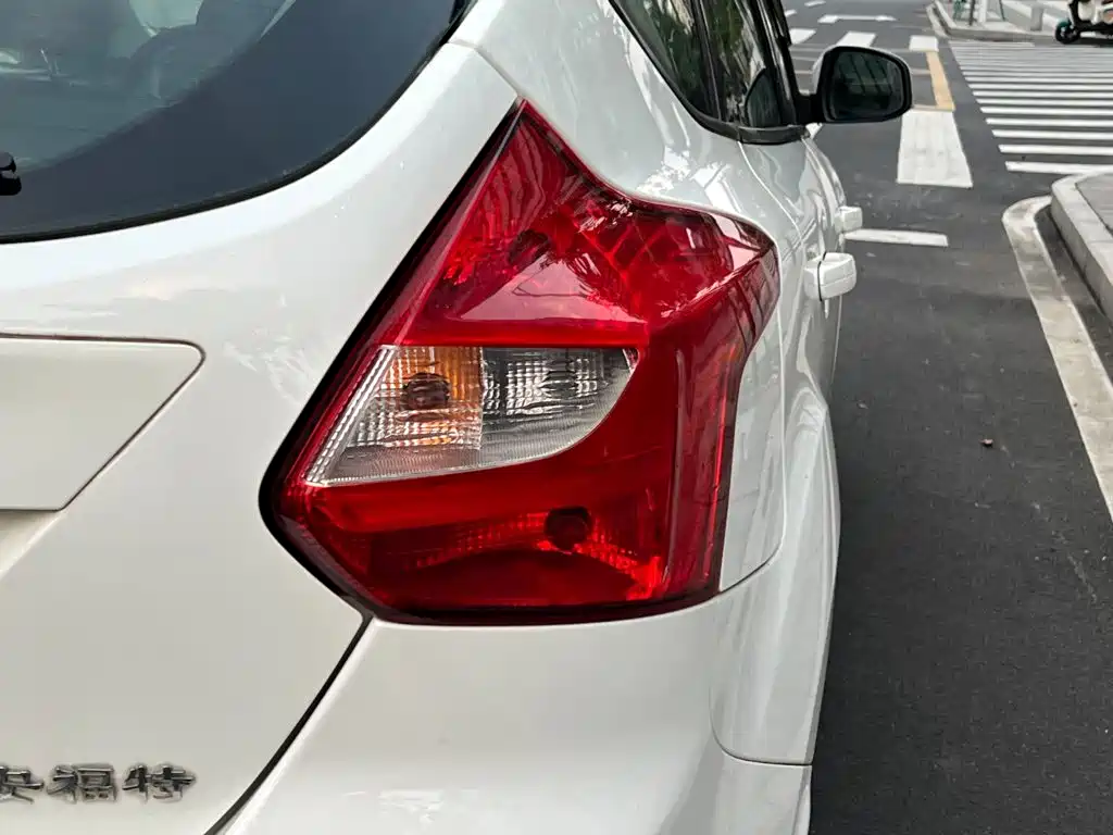 Ford Focus — миниатюра 27