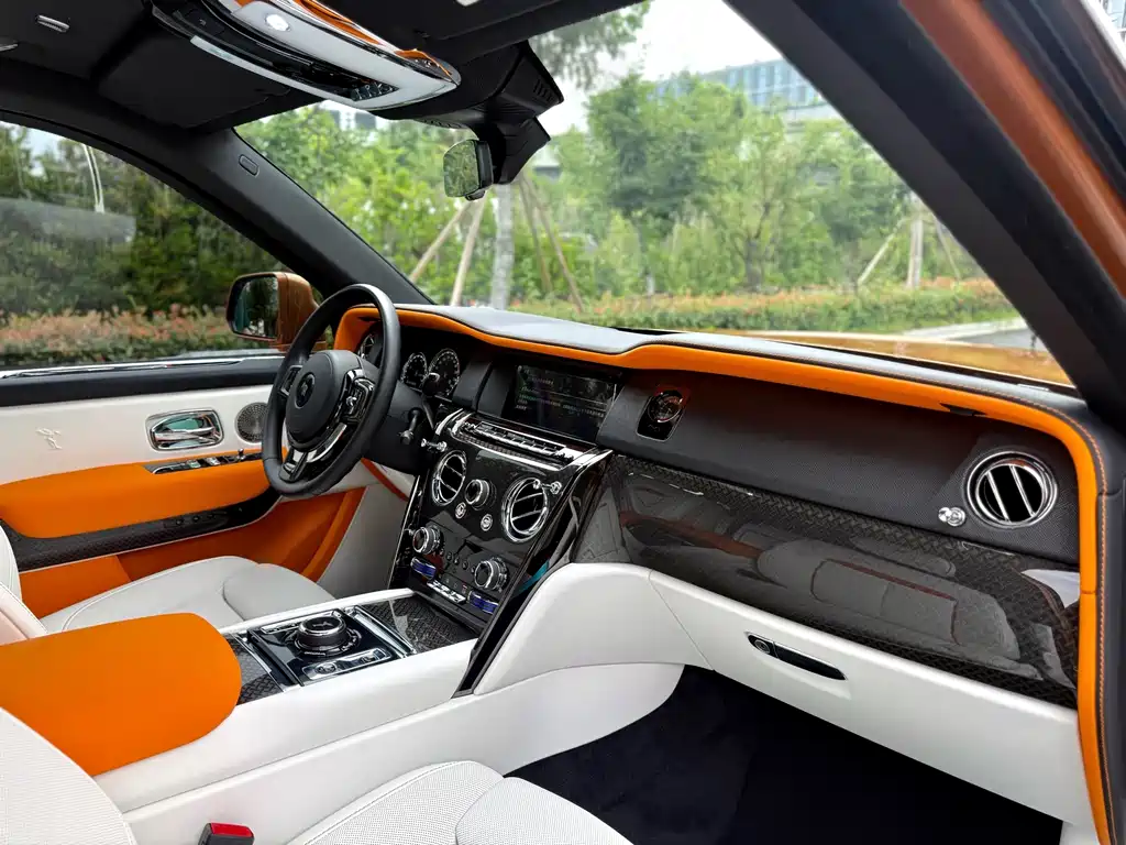 Rolls-Royce Cullinan — миниатюра 6