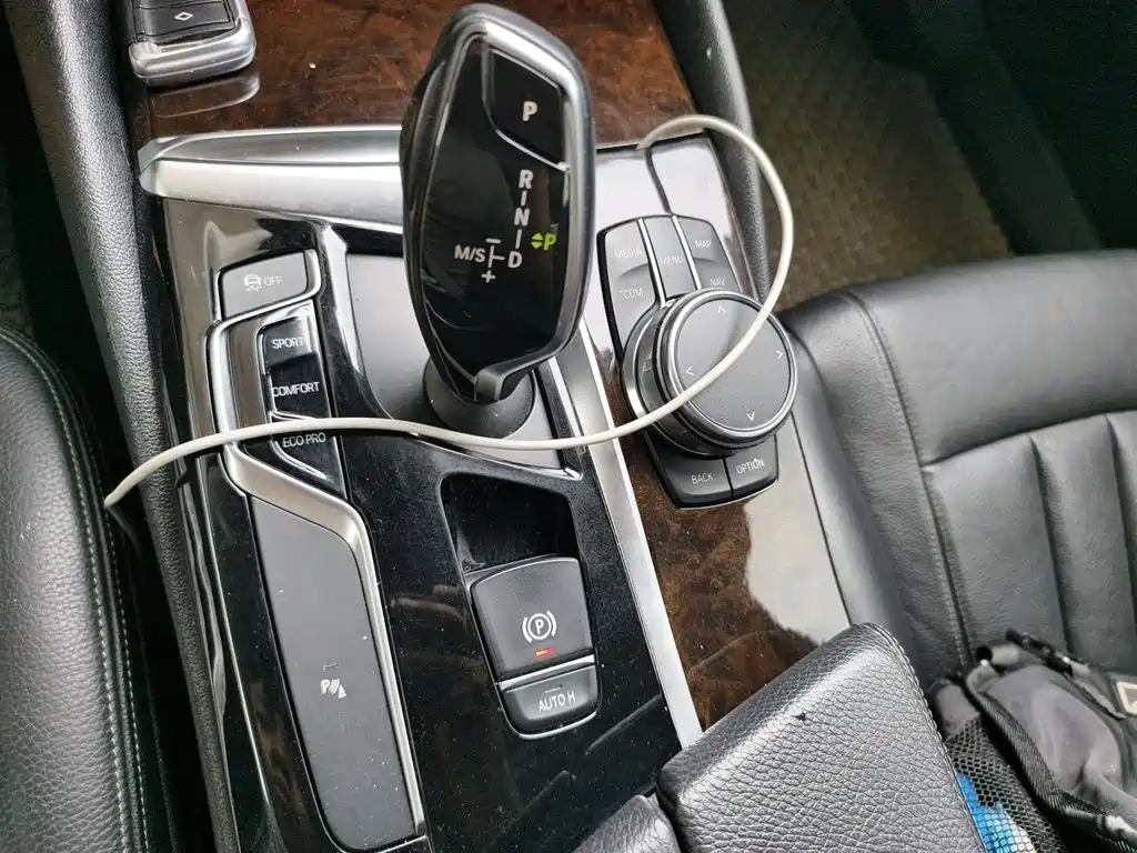 BMW 5 Series — миниатюра 7