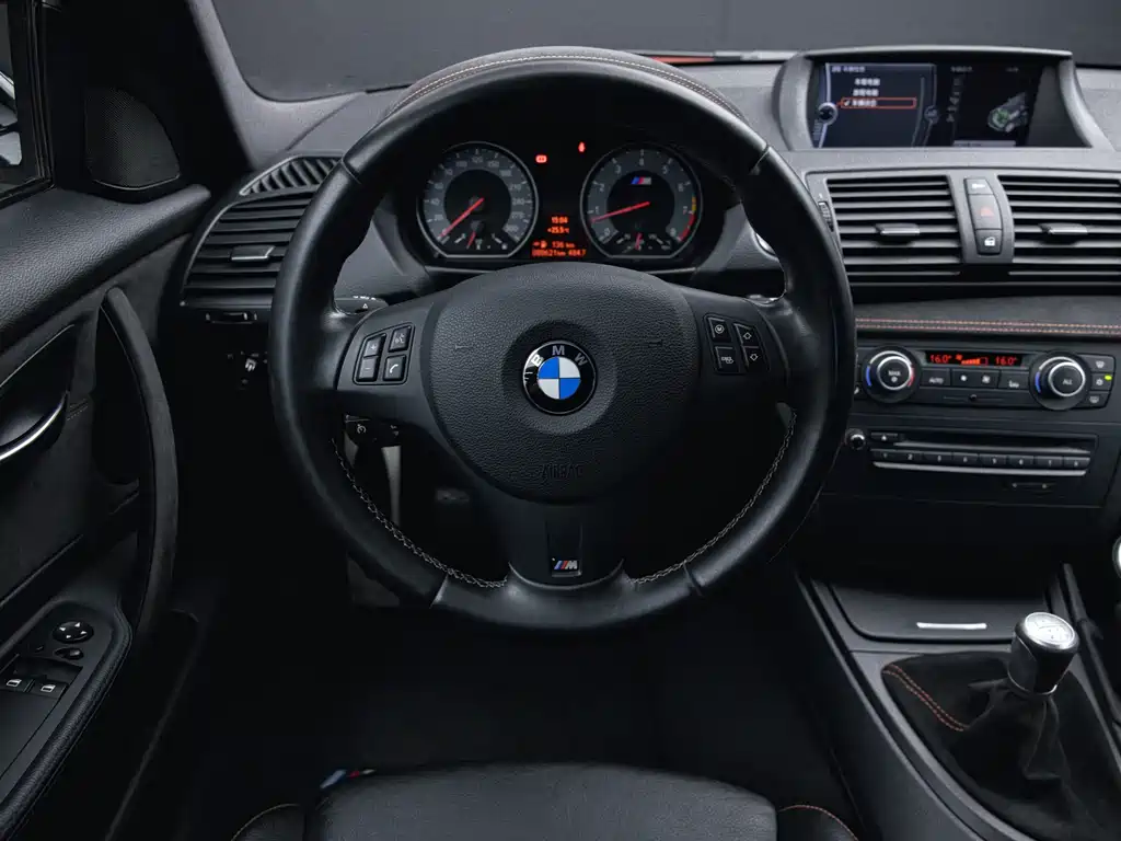 BMW 1 Series M — миниатюра 26