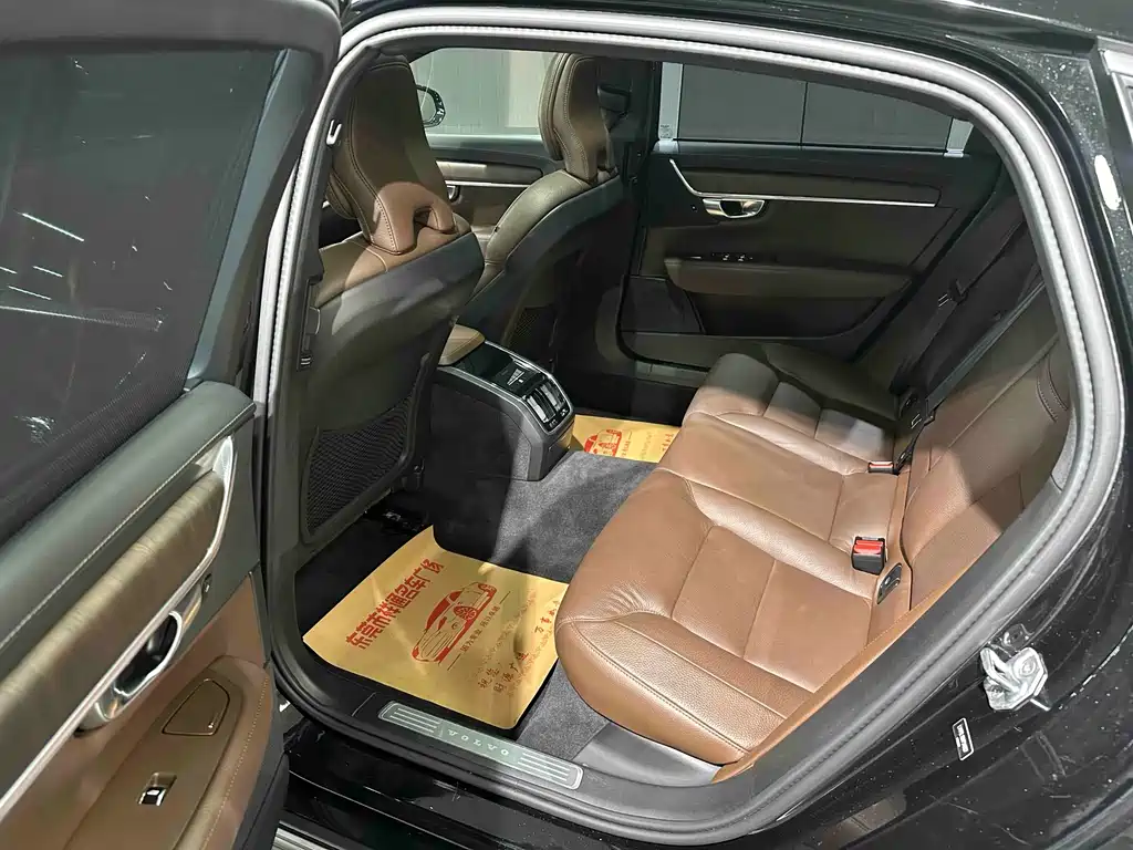 Volvo S90 2022 B5 Luxury