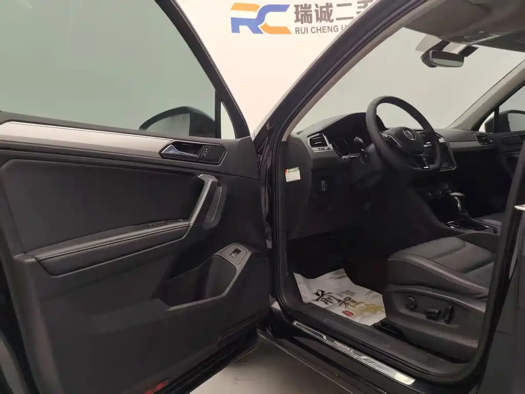 Volkswagen Tiguan L — миниатюра 12