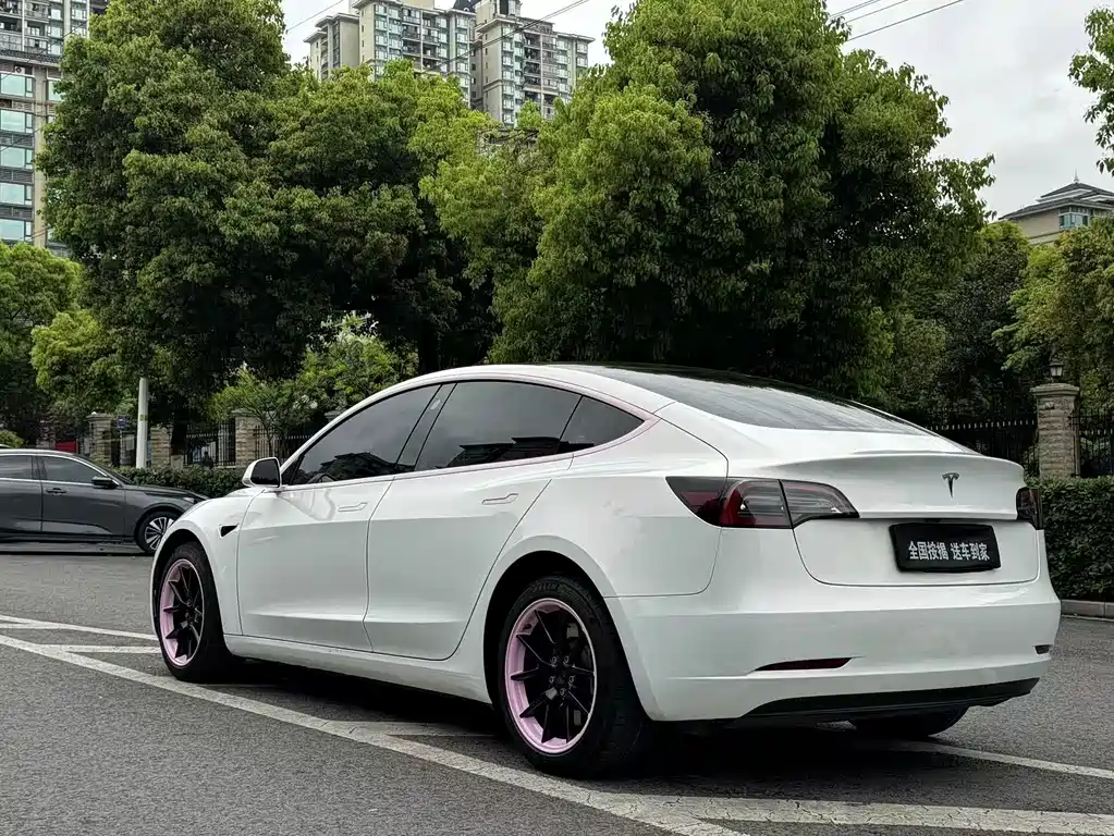 Tesla Model 3 - фото 7