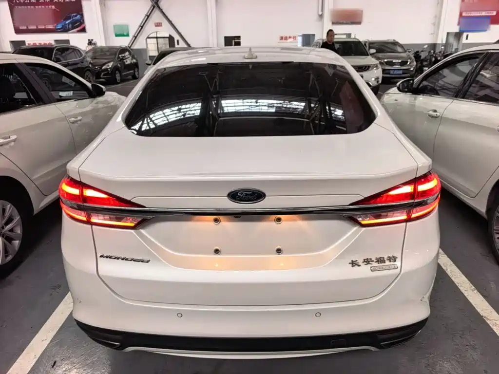 Ford Mondeo — миниатюра 6