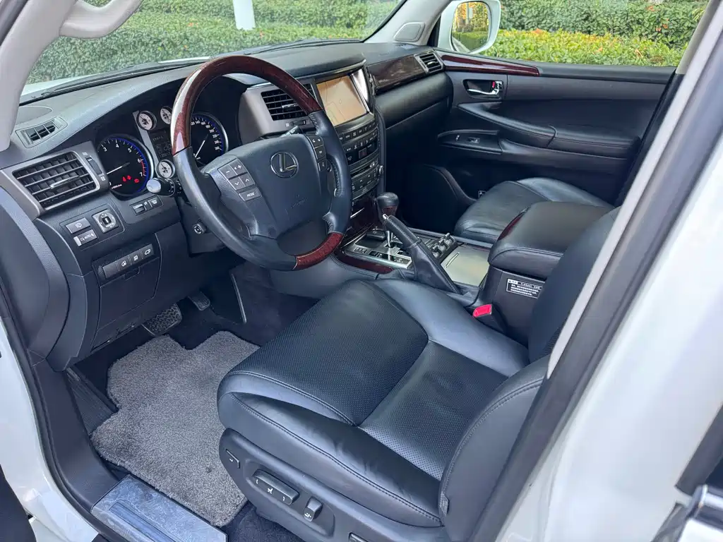 Lexus LX 2012 570