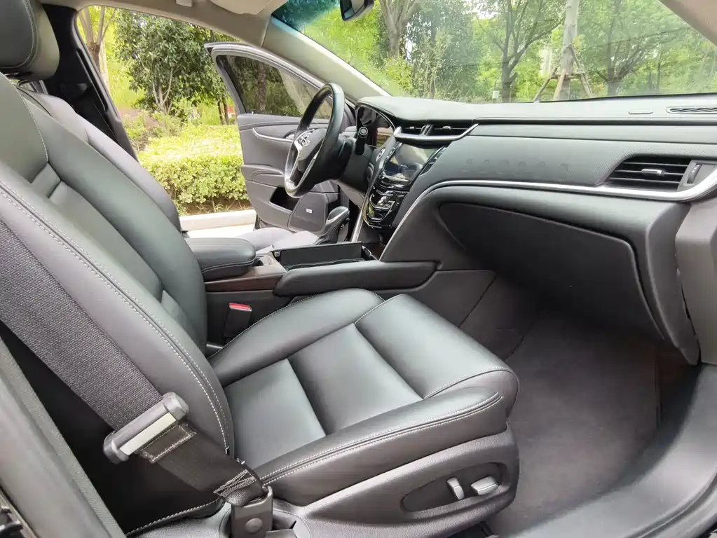 Cadillac XTS — миниатюра 6