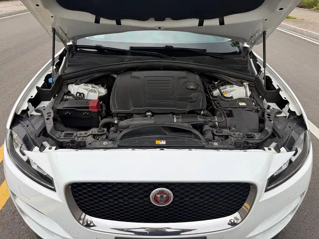 Jaguar F-PACE — миниатюра 9